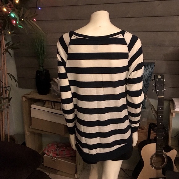 Victoria’s Secret PINK L/S Striped V-Neck Tee XS - Picture 3 of 5
